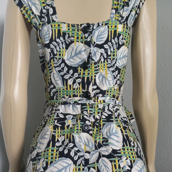 Dress - Picture 4 of 8